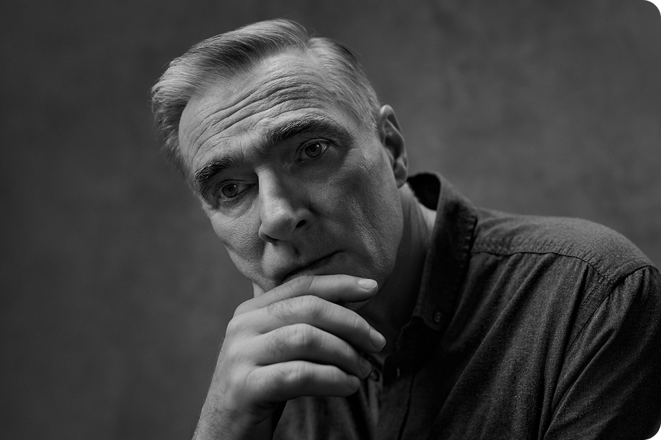 Duas mulheres fazendo academia