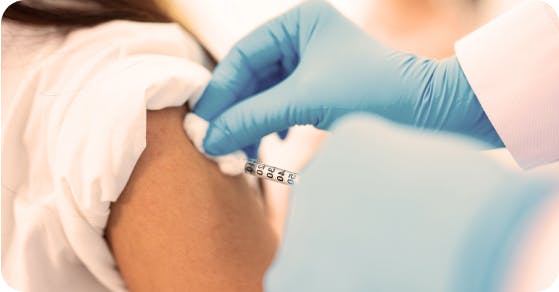 Image: Injecting RSV vaccine 