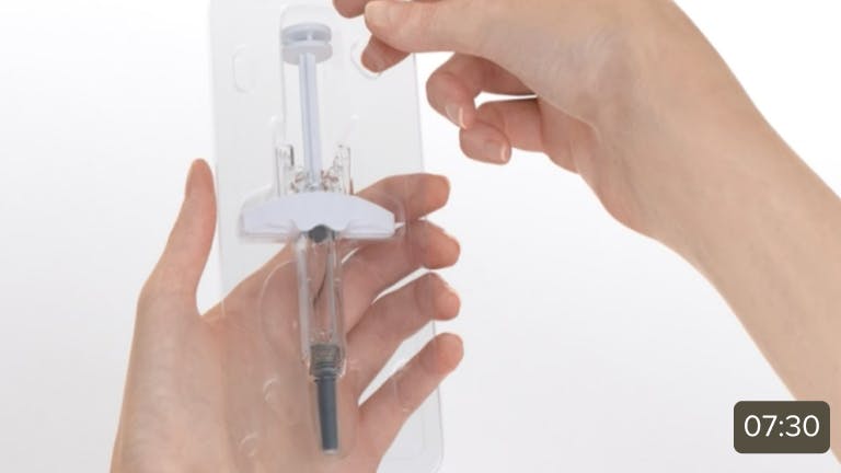 Thumbnail for video on how to use the NUCALA 100 mg/mL prefilled syringe at home
